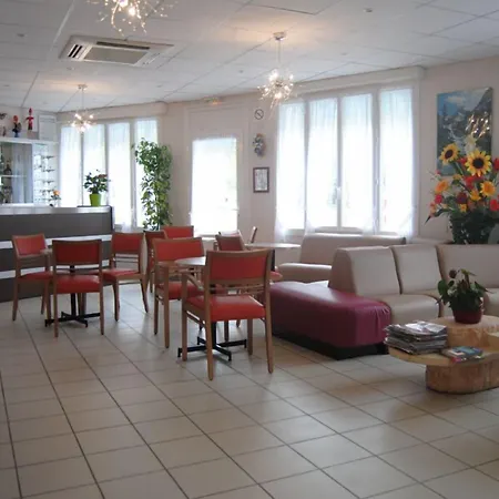 酒店 Saint Contard 2*