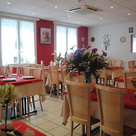 Szálloda Saint Contard 2*