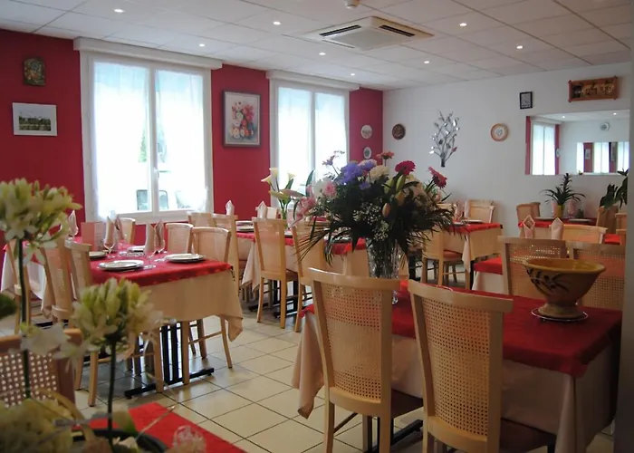 Hotel Saint Contard 2*