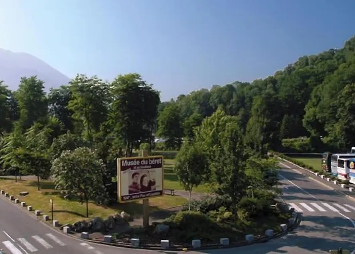 Saint Contard Hotell